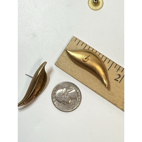 Vintage Gold Tone Metal 2 Piece Bundle Stud & Dangle Earrings - Picture 3 of 5